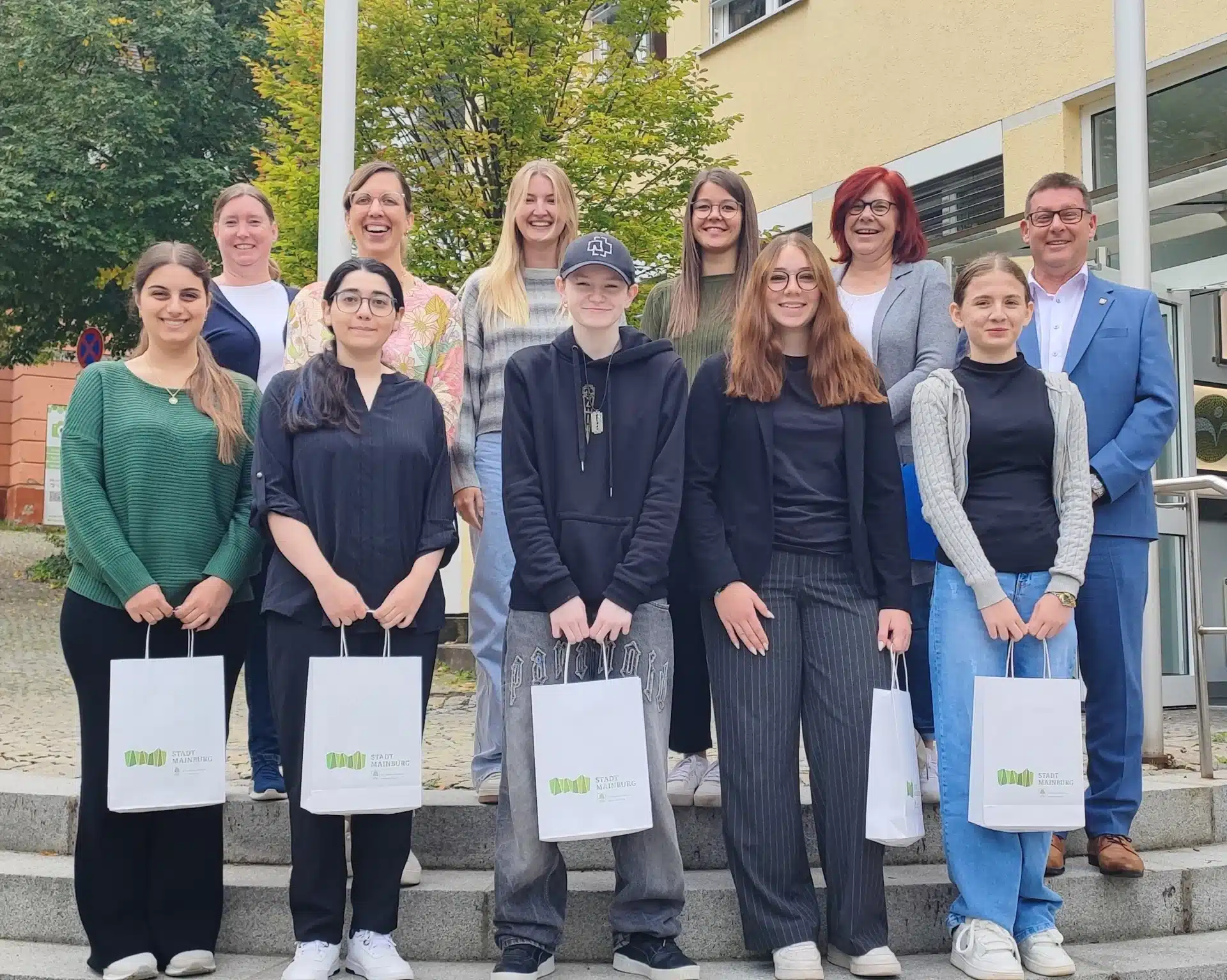 250910_Begruessung_Auszubildende_in_Stadtverwaltung_und_Kindertagesstaetten